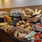 Family Maxim Hotel 3*